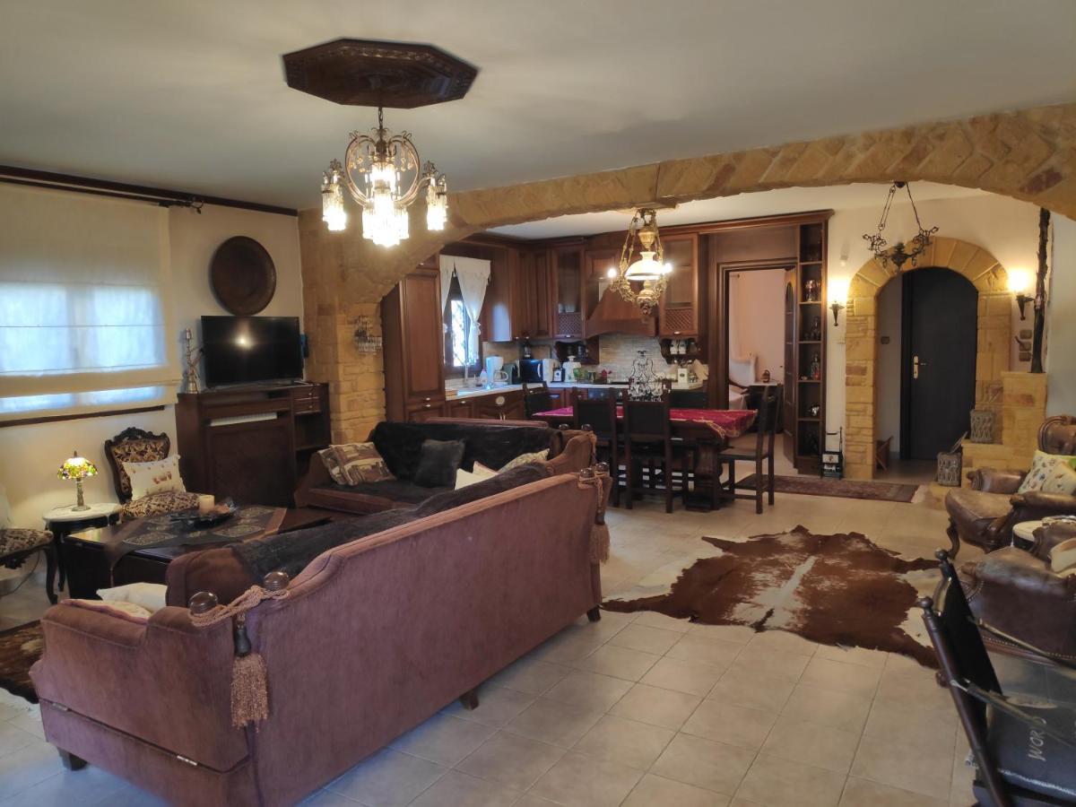 Apartament British Wood 'n Stone House Salonic