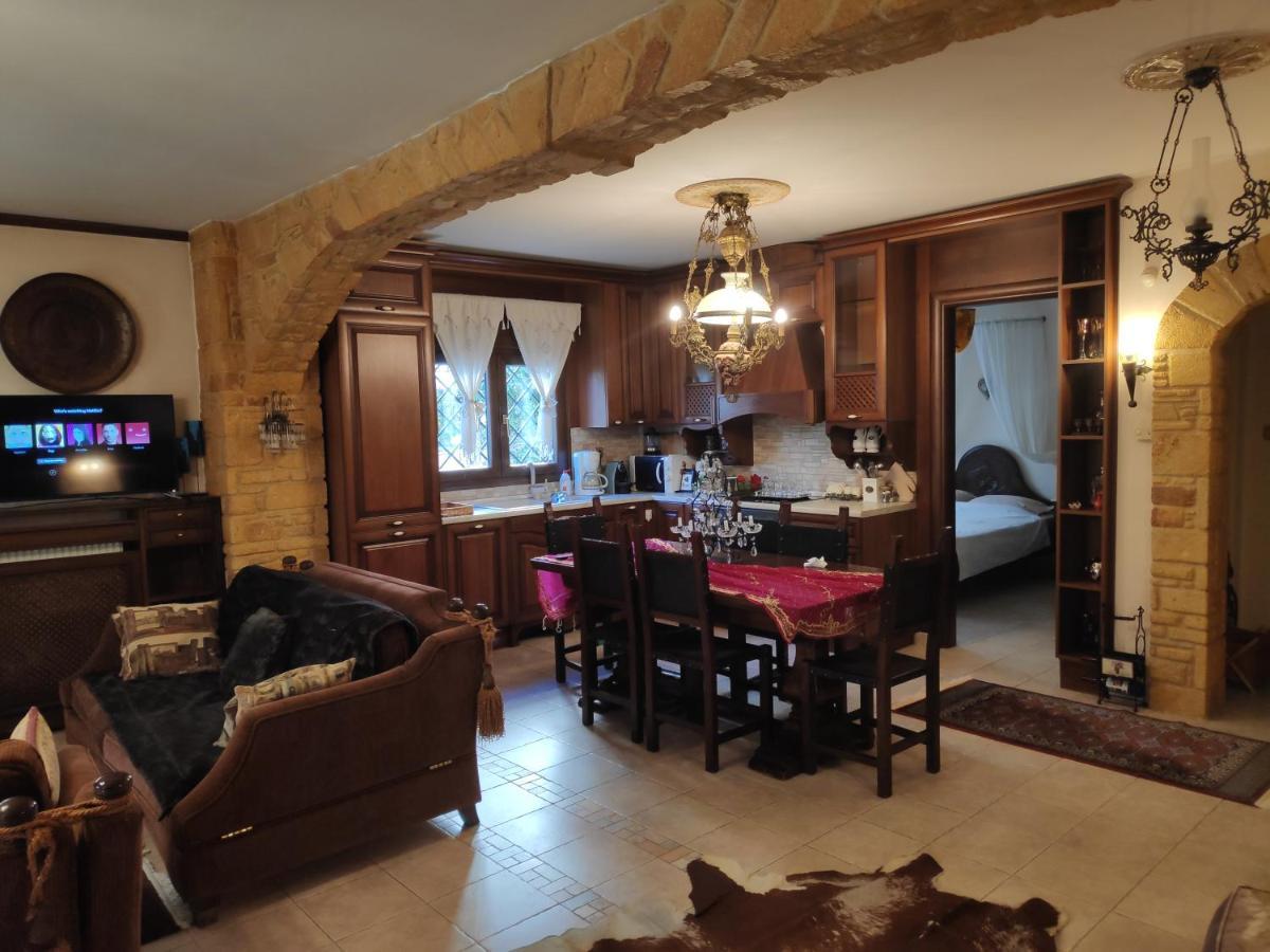Apartament British Wood 'n Stone House *
