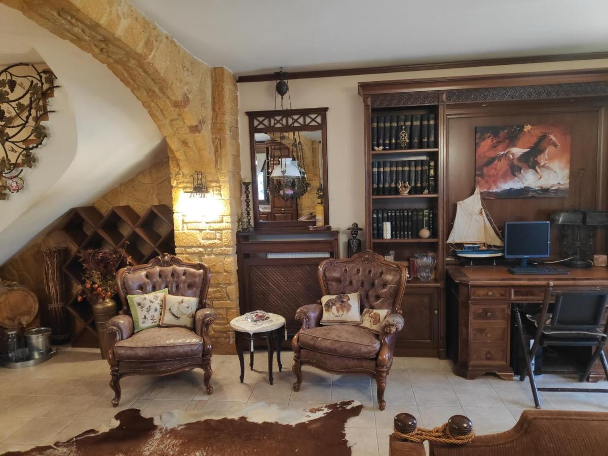 Apartament British Wood 'n Stone House Salonic
